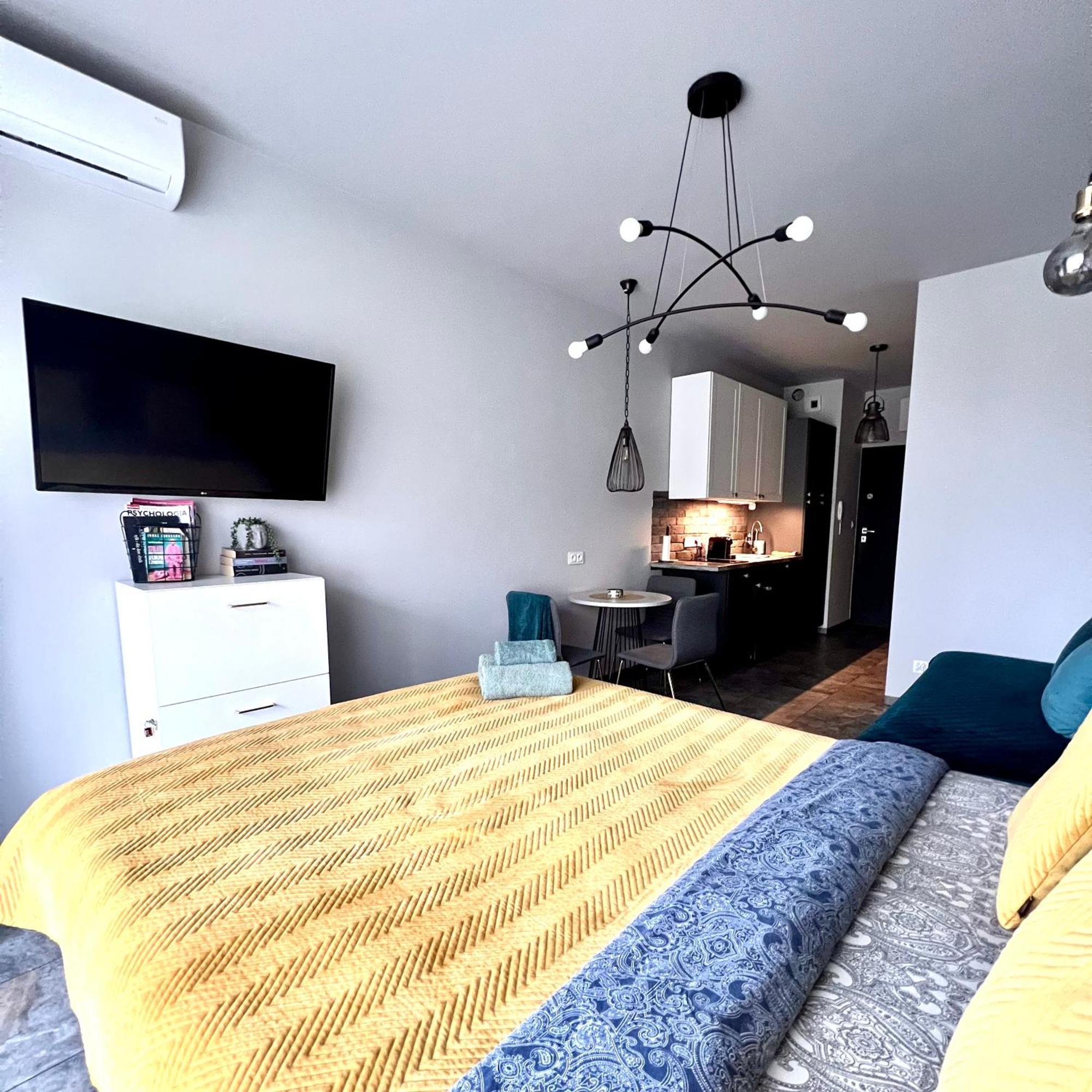 Stylowe Studio Krzemieniecka, Metro Slodowiec, Free Parking By Cosmo Spirit Варшава Екстер'єр фото