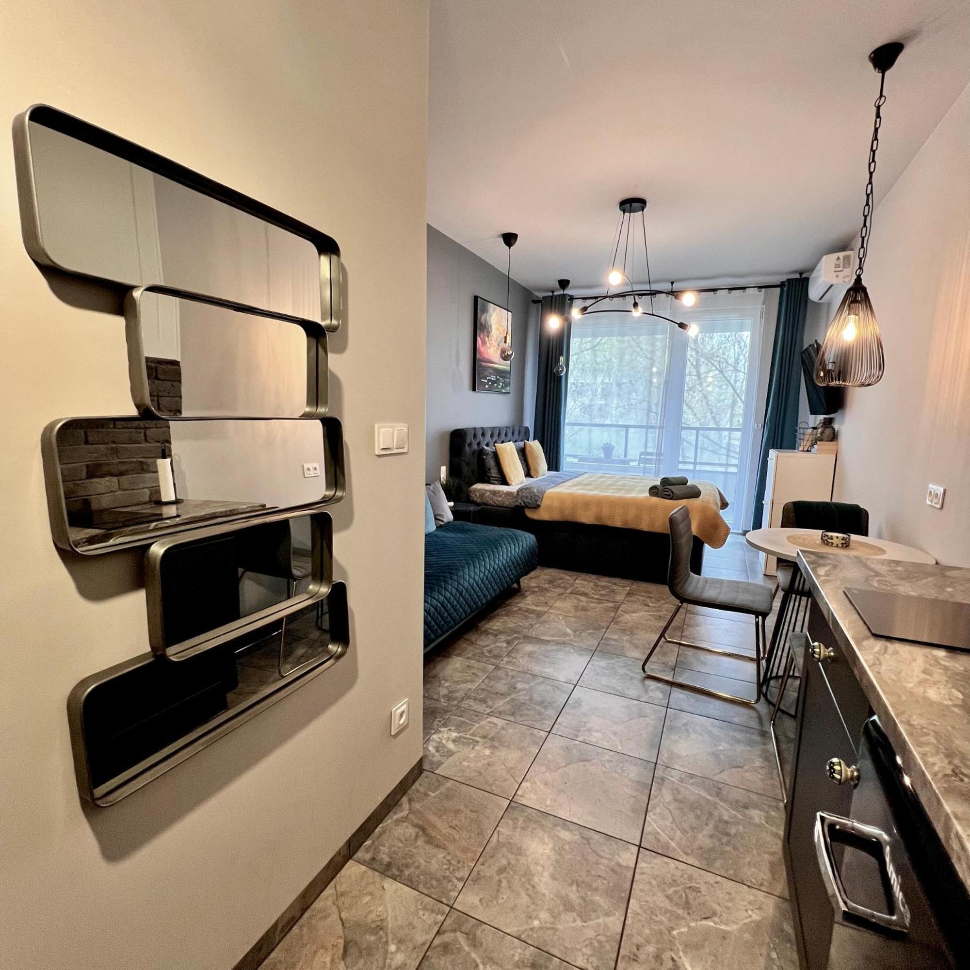 Stylowe Studio Krzemieniecka, Metro Slodowiec, Free Parking By Cosmo Spirit Варшава Екстер'єр фото